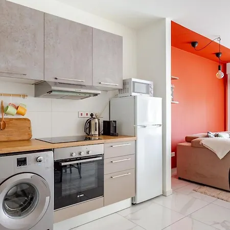 Apartment Location In 100m From The *